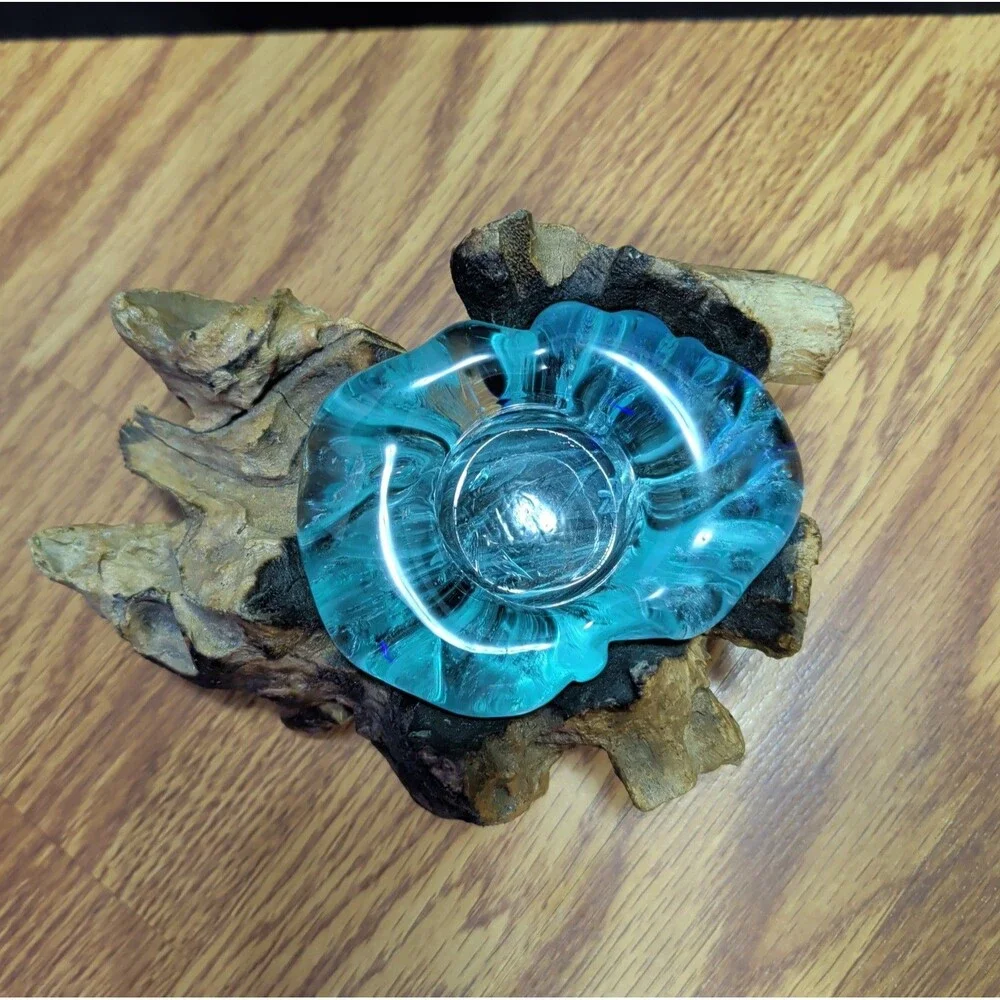 ​Vtg  Aqua Art Turquoise Glass Ashtray w Natural Burl Driftwood Base Beach Decor